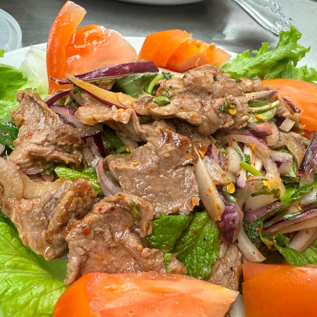 19. Yum Nua Nam Tok (Sliced Beef Salad).